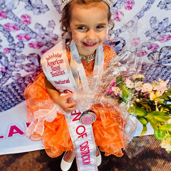 Meet your Posher, Leslie - Picture 3 of 16